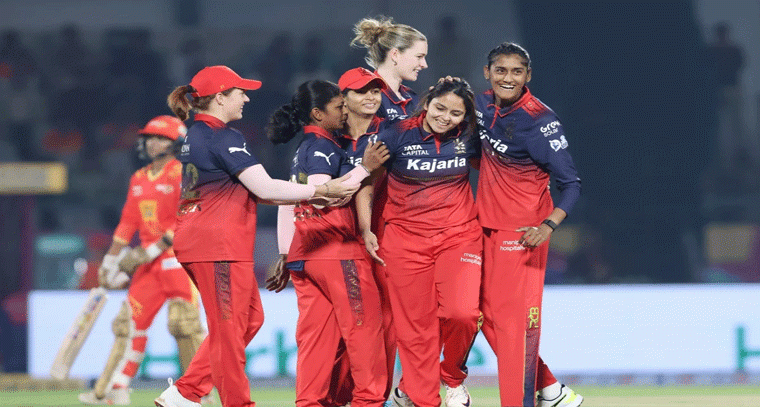 WPL 2026: ఆర్సీబీకి సీరిస్‌లో తొలి ఓటమి, ఢిల్లీ ప్లే ఆఫ్స్‌ ఆశలు మెరుగు