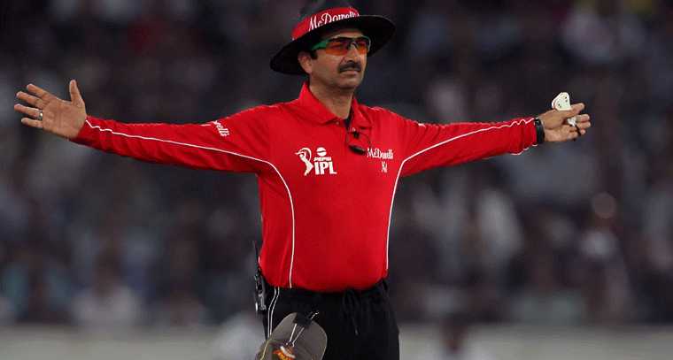 అంపైర్ల జీతాలు షాక్.. ఇంటర్నేషనల్ నుంచి ఐపీఎల్ వరకు ఎంతంటే