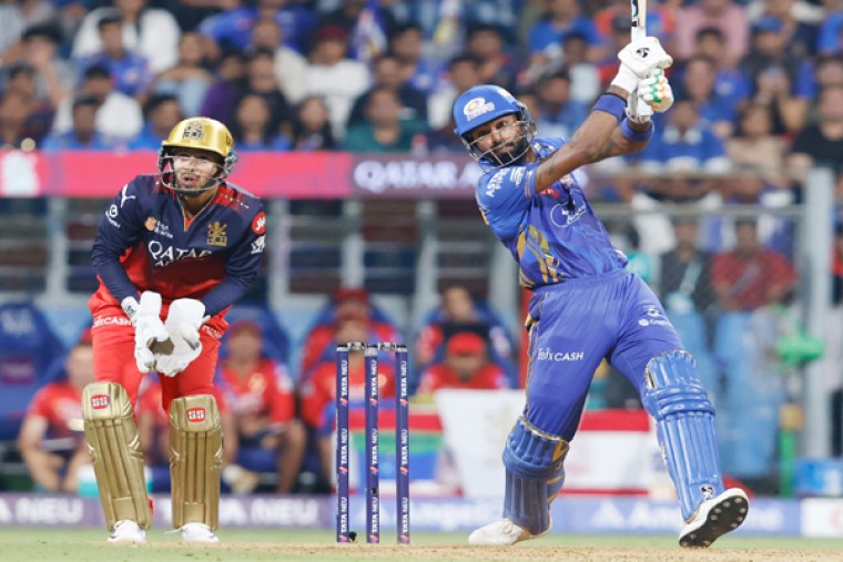 వాంఖడేలో RCB ఘన విజయం.. పోరాడి ఓడిన ముంబై ఇండియన్స్.... 