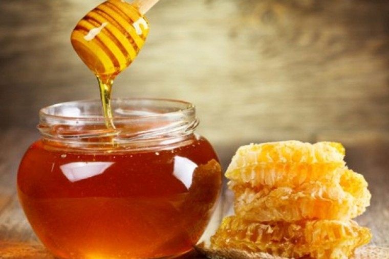 తేనెలో కుంకుమ పువ్వు కలిపి ముఖానికి రాస్తే ఏమౌతుంది.....?