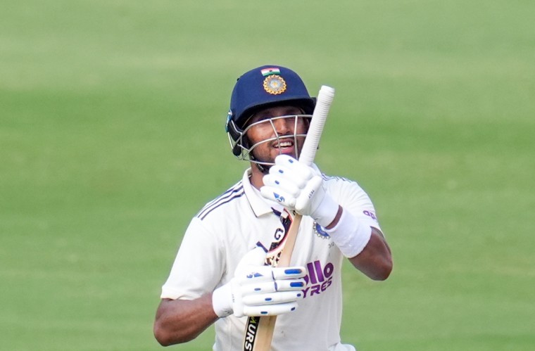 వెస్టిండీస్‌తో టెస్టులో యువ వికెట్ కీపర్ ధ్రువ్ జురెల్ తొలి సెంచరీ