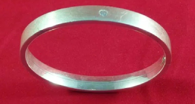 వెండి కంకణం ధరిస్తున్నారా.?