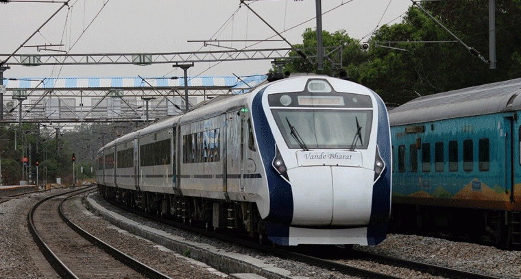 వందే భారత్ స్టైల్ లోకల్ రైలు వచ్చేసింది… ప్రయాణంలో కొత్త విప్లవం!