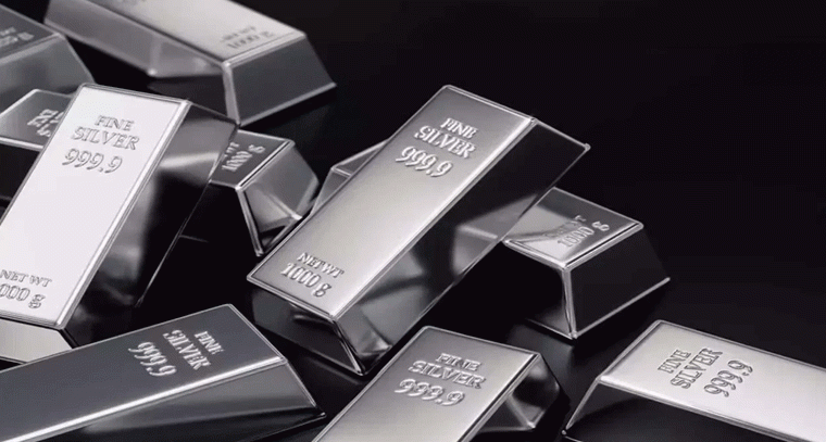 ఒక్కసారిగా రూ.50 వేల వరకు తగ్గిన వెండి.. ఇంకా తగ్గుతుందా?