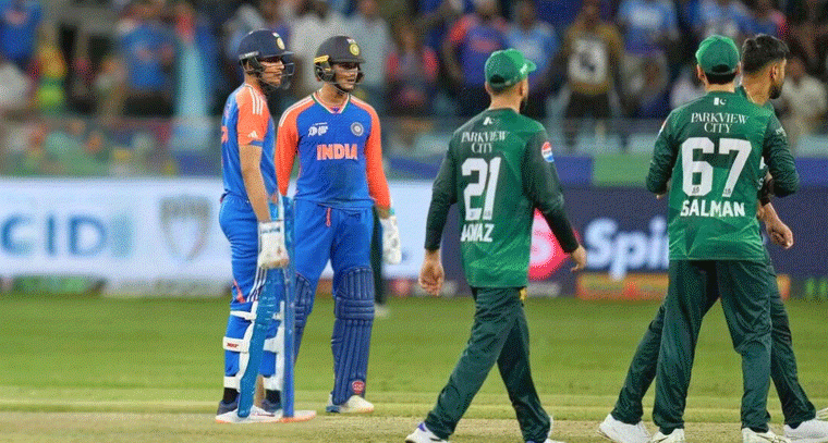 Pak Playing XI: స్పెషల్ బౌలింగ్ కాంబోతో పాకిస్తాన్ బరిలోకి.. స్టార్ ఆల్ రౌండర్‌కి షాక్!