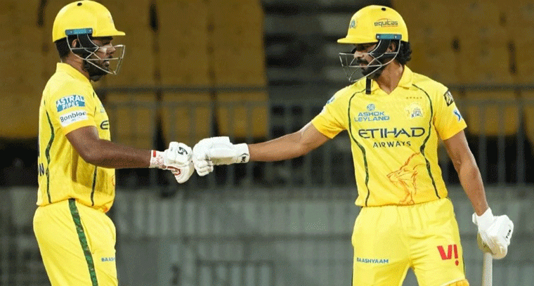 IPL 2026: Chennai Super Kings ఫ్యాన్స్‌కు షాక్.. MS Dhoni రాక ఆలస్యం!