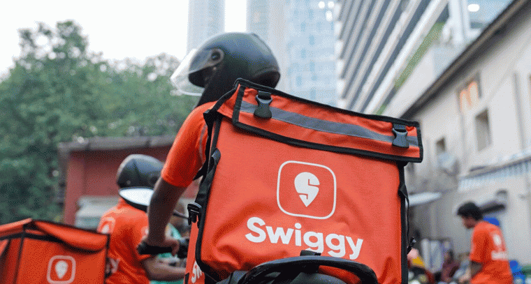 రికార్డ్ సృష్టించిన పండుగ ఫుడ్ ఆర్డర్లు! డెలివరీ యాప్‌ల సర్వర్లు కిక్కిరిసిపోయిన పరిస్థితి