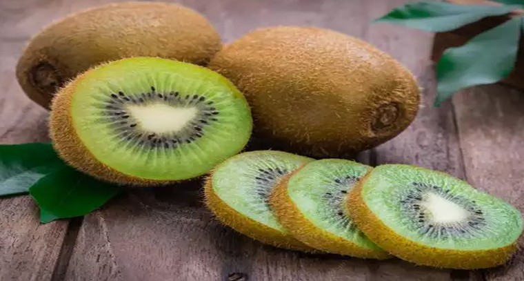 కివీ పండు తో కలిగే ఆరోగ్య ప్రయోజనాలు