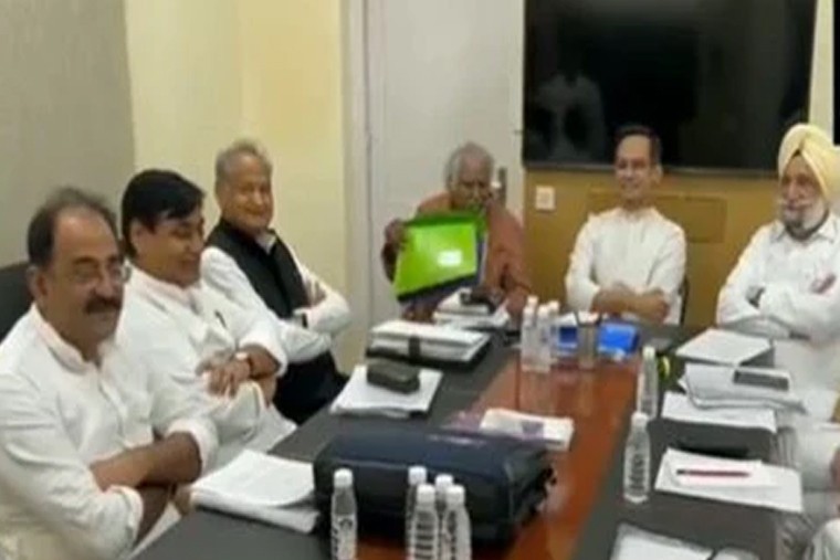 గండి అంజనండి గొడుగును సమర్పించిన భక్తుడు