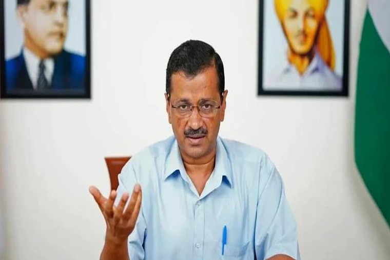 జిడ్డు చర్మానికి బనానా ఐస్ క్యూబ్స్ తో మర్దన 

