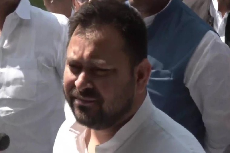  చుండ్రు సమస్యకు చెక్ పేటండి 

