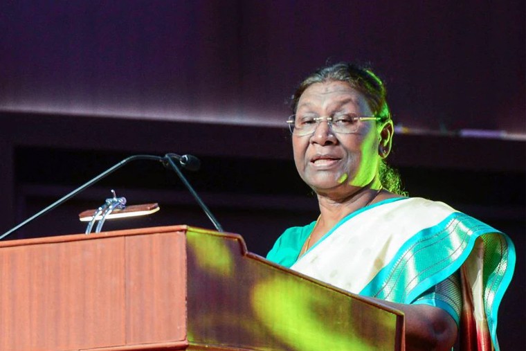 తులసి ఆకులలో ఎన్నో ఔషధ గుణాలు  

