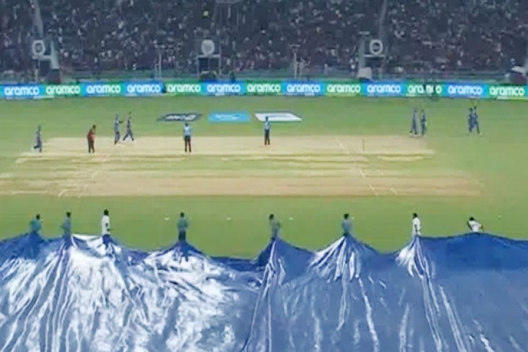 వర్షం కారణంగా ఐపీఎల్ మ్యాచ్‌కు అంతరాయం


