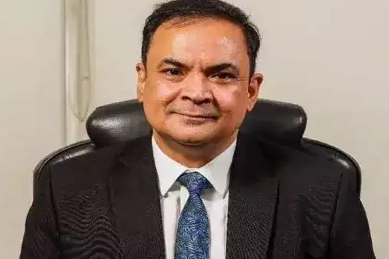  212 పరుగులు చేసిన టీమిండియా


