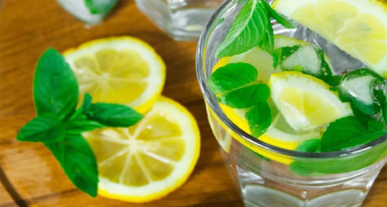 వేసవిలో చల్లని నిమ్మ-పుదీనా జ్యూస్... 

