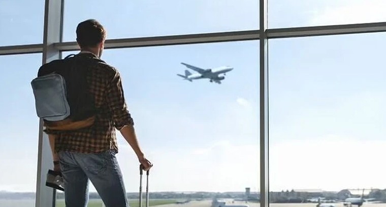 ఇండిగో ఫ్లైట్ రద్దుల తీవ్రత.. ప్రయాణికుల హక్కులు DGCA చట్టాలతో రక్షించబడతాయా?

