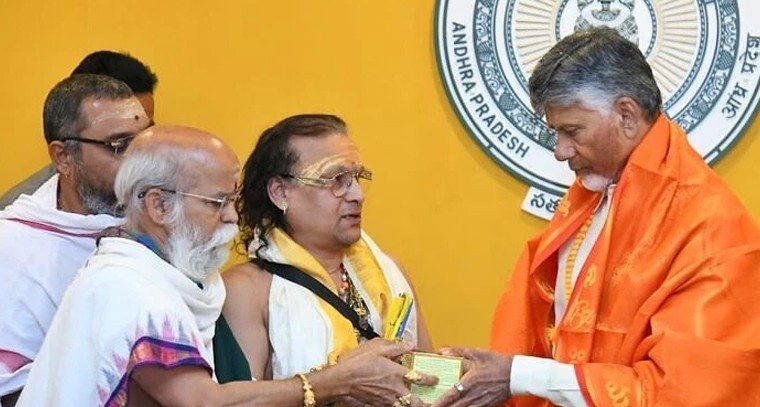 గోదావరి పుష్కరాలు 2027: ఏపీ సర్కార్ భారీ కసరత్తు.. పోలవరం లక్ష్యంగా సీఎం చంద్రబాబు దిశానిర్దేశం!

