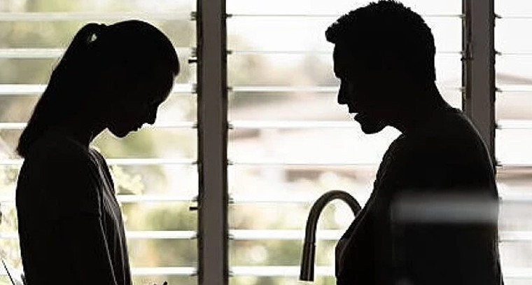 బయట నుంచి సాధారణంగా కనిపించే మానసిక వేధింపుదారులు!

