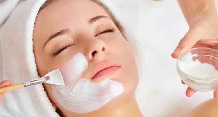 బ్లీచ్ చేయించుకుంటున్నారా? ఈ టిప్స్ తెలిస్తే చర్మం ఎప్పుడూ గ్లోయింగ్‌తో మెరిసిపోతుంది!

