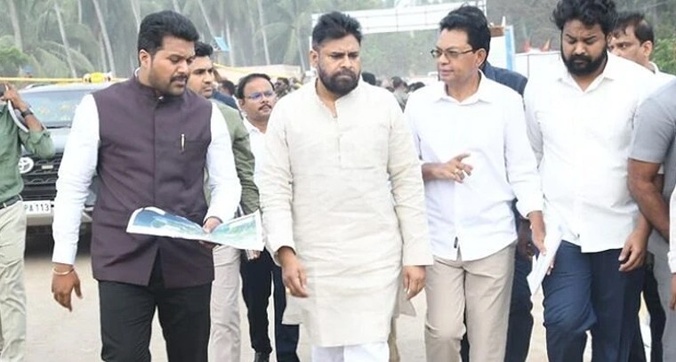 రాజోలు పర్యటనలో పవన్‌కు దగ్గరగా తిరిగిన YCP కార్యకర్త.. డిప్యూటీ సీఎం ఆఫీసు అలర్ట్!

