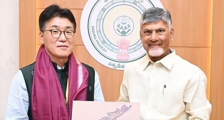 భారత అభిమానులను సైలెంట్ చేస్తాం.. ఫైనల్ ముందు లారా వోల్వార్డ్ సంచలన వ్యాఖ్యలు!

