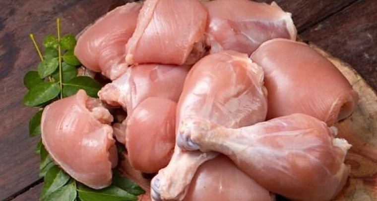 కార్తీక మాసంలోనూ తగ్గని చికెన్ ధరలు.. మాంసాహార ప్రియులకు షాక్.. ఆదివారం డిమాండ్‌తో మరింత పెరుగుదల

