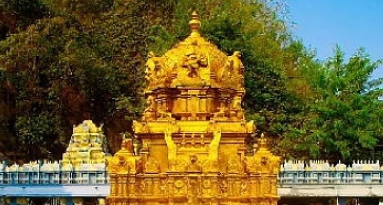 విజయవాడ దుర్గమ్మ భక్తులకు గుడ్ న్యూస్.. ఇకపై వాట్సాప్ ద్వారానే ఆర్జిత సేవల టికెట్లు!

