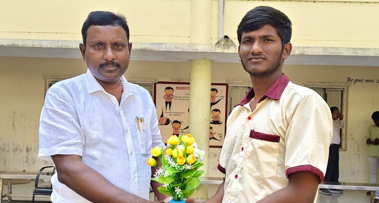 జేఈఈ మెయిన్స్ ఫలితాల్లో దేవంపల్లి విద్యార్థుల ప్రతిభ

