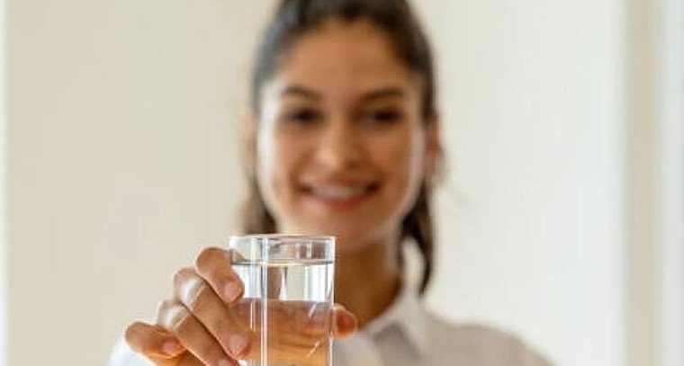 ఆరోగ్యానికి 'నీరే' ప్రాణాధారం.. డీహైడ్రేషన్ బారిన పడకుండా ఉండాలంటే ఇలా చేయండి!

