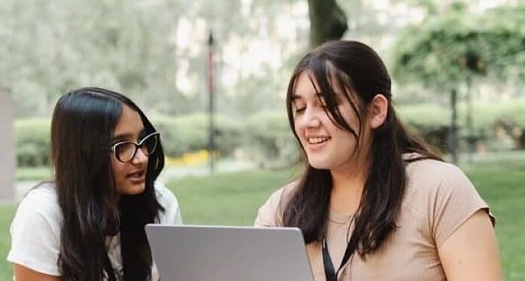 ఇంజినీర్స్ ఇండియా లిమిటెడ్‌లో మేనేజర్ ఉద్యోగాలు.. నెలకు రూ. 2.2 లక్షల వరకు జీతం!

