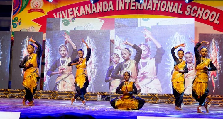 ఘనంగా వివేకానంద పాఠశాల వార్షికోత్సవం

