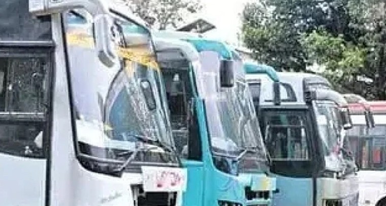 సంక్రాంతి ప్రయాణికులకు ఊరట.. నిబంధనలు ఉల్లంఘించిన ప్రైవేటు బస్సులపై భారీ జరిమానాలు

