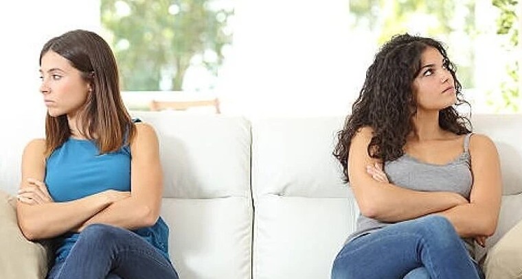 మీ ఎదుగుదలను చూసి అసూయపడే వారికి 'చెక్' పెట్టండిలా.. మానసిక ప్రశాంతత కోసం చిట్కాలు!

