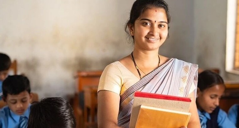 ఢిల్లీ ప్రభుత్వ ఉద్యోగాలు.. 5,346 TGT పోస్టులకు రేపే ఆఖరు! వెంటనే దరఖాస్తు చేసుకోండి!

