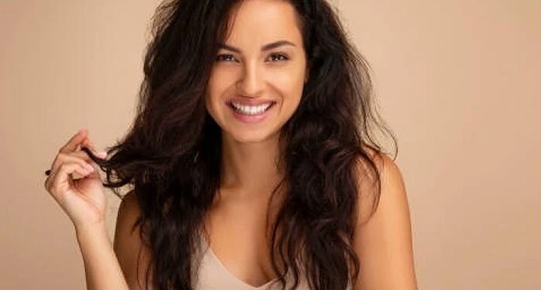 జుట్టు ఆరోగ్యానికి 'సూపర్ ఫుడ్స్'.. రాలడం తగ్గి ఒత్తుగా పెరగాలంటే ఇవి తప్పనిసరి!

