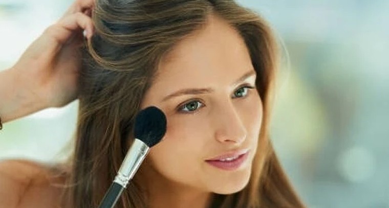 పొడి చర్మానికి మెరుపైన మేకప్ మ్యాజిక్.. హైడ్రేషన్ సీక్రెట్స్!

