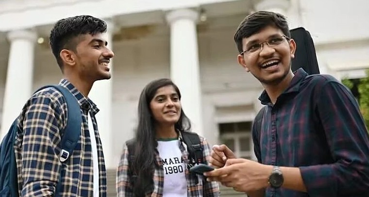 ఇంటర్ పరీక్షల్లో భారీ మార్పు.. 32 పేజీల బుక్‌లెట్‌తో స్టూడెంట్స్‌కు గుడ్ న్యూస్!

