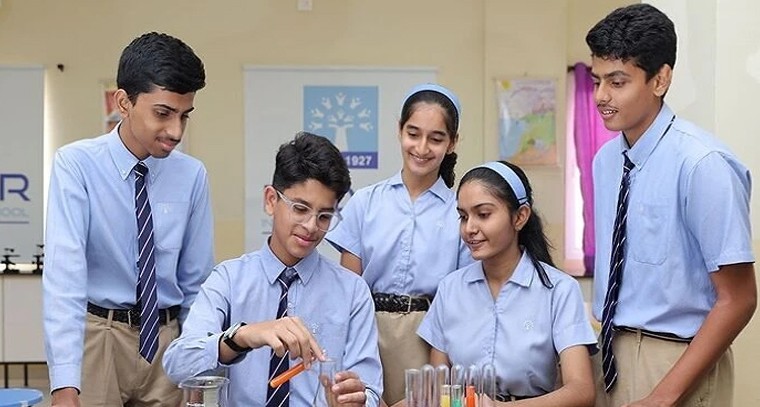 మారుతున్న విద్యా ముఖచిత్రం: స్టేట్ బోర్డుల నుంచి CBSE వైపు స్కూళ్ల పరుగులు!

