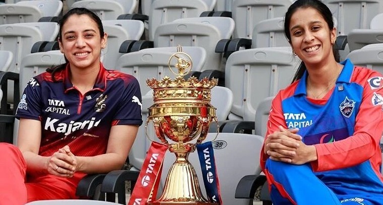 WPL 2026 ఫైనల్ పోరు: టాస్ గెలిచి ఫీల్డింగ్ ఎంచుకున్న ఆర్సీబీ.. ఢిల్లీ ముందు భారీ లక్ష్య సవాల్!

