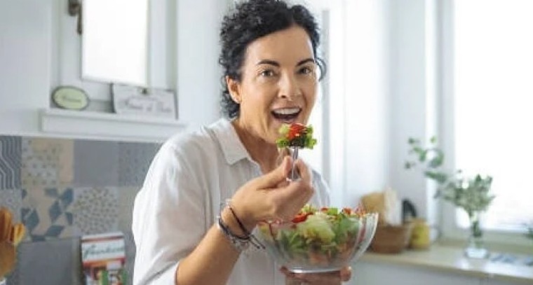 40 దాటిన మహిళలకు హెల్త్ అలర్ట్.. మెనోపాజ్ సమస్యలను ఇలా చెక్ పెట్టండి!

