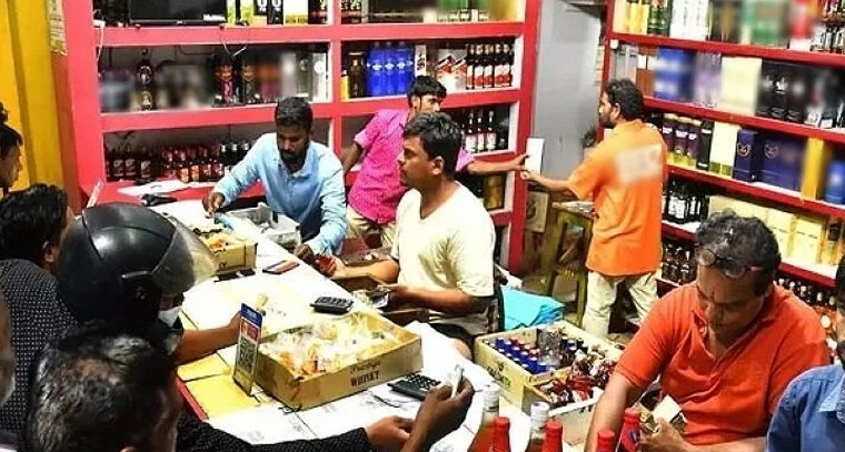 ఏపీలో మద్యం ధరల సవరణ.. బార్లపై పన్ను రద్దు.. బాటిల్‌పై రూ. 10 పెంపు

