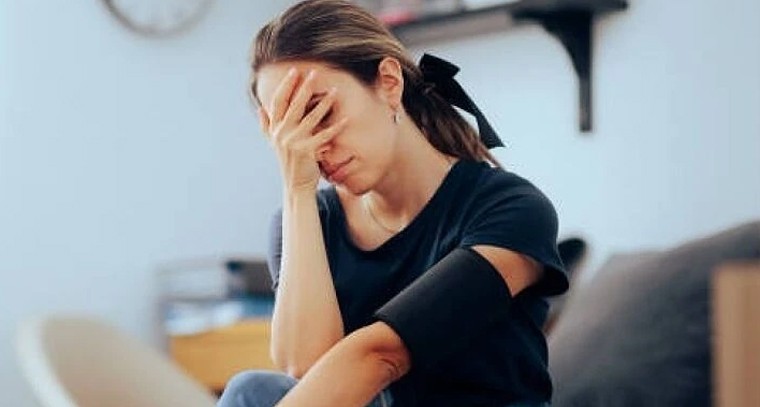 సైలెంట్ కిల్లర్ 'బీపీ'కి చెక్ పెట్టండి.. జీవనశైలిలో ఈ మార్పులు తప్పనిసరి!

