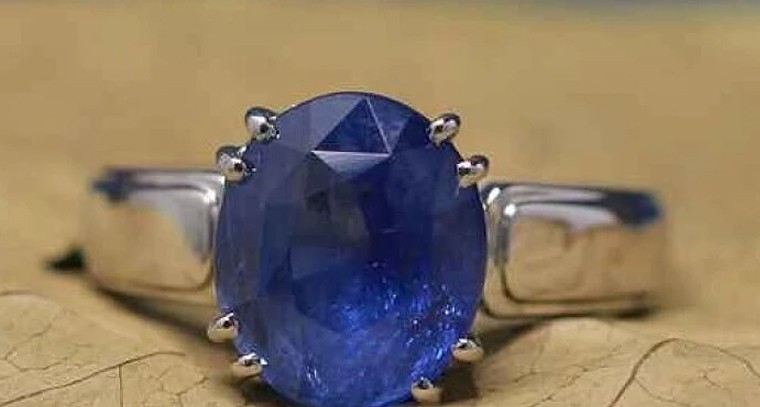 నీలమణి ధరిస్తున్నారా? ఈ నియమాలు పాటించకుంటే శనిదేవుని ఆగ్రహం తప్పదు!

