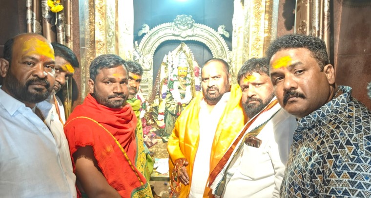 కొండపోచమ్మను దర్శించుకున్న ఎంపి

