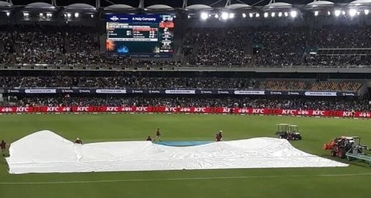 వర్షం ఆటంకం.. భారత్-ఆస్ట్రేలియా 5వ టీ20 మ్యాచ్ కు అంతరాయం!
