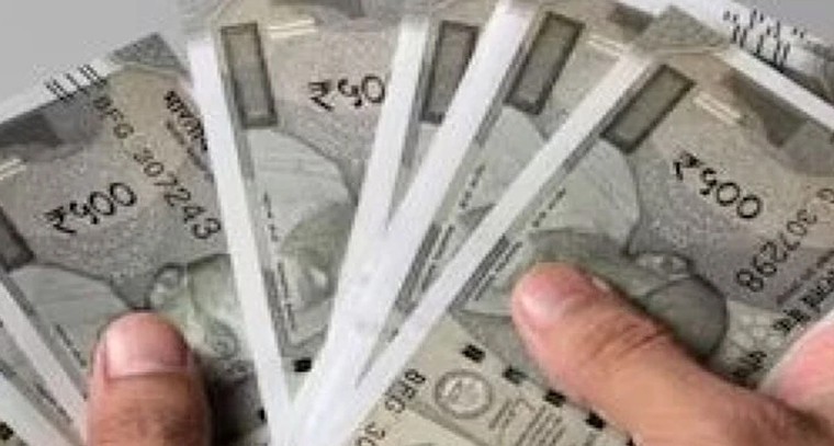 ఏపీ ప్రభుత్వ ఉద్యోగులకు వరం.. ఎస్‌బీఐ ద్వారా రూ. కోటి ఉచిత బీమా పరిహారం అందజేత

