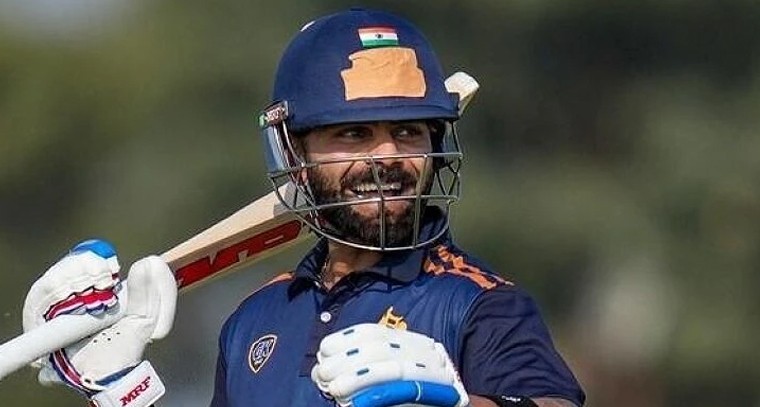 విజయ్ హజారే ట్రోఫీలో విరాట్ కోహ్లీ వీరవిహారం.. వరుస హాఫ్ సెంచరీలతో రికార్డుల వేట!

