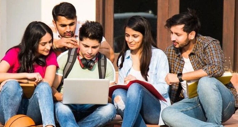 రైల్వే NTPCలో 5,810 గ్రాడ్యుయేట్ పోస్టులు.. రేపే ఆఖరి ఛాన్స్.. త్వరపడండి!

