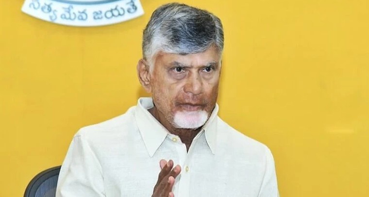 రాయలసీమ ప్రాజెక్టులపై సీఎం చంద్రబాబు సంచలన వ్యాఖ్యలు: పాత బకాయిల చెల్లింపునకు గ్రీన్ సిగ్నల్

