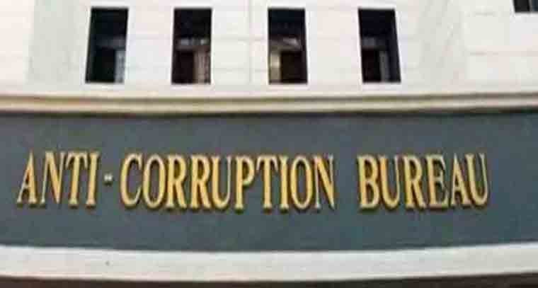 దర్శి మున్సిపల్‌ కమిషనర్‌ ఆస్తులపై సోదాలకి దిగిన ఏసీబీ అధికారులు